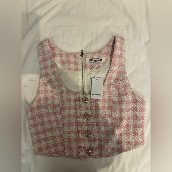 Walter Baker Pink and White Tweed Skirt Set with Gold Buttons - Picture 4 of 5